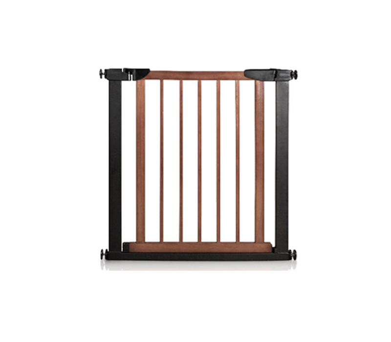 20246 Slam shut pine wood and metal pressure fit gate